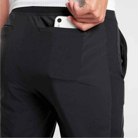 Athleta Brooklyn Mid Rise Ankle Pant 16 Black UPF 40 - Picture 6 of 16